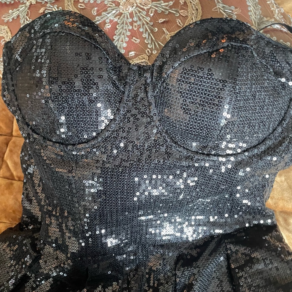 Bebe black sequin bustier with peplum edge size Medium Pre-owned